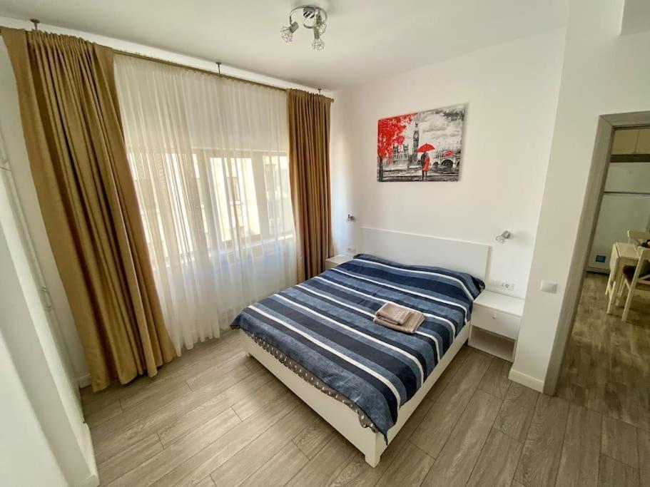 Cozy Central Apartment With 2 Rooms Bucharest Exterior photo